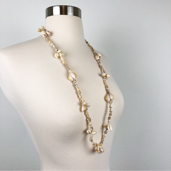 Hawaiian Vintage Beaded Small Shell Necklace - Picture 2 of 6